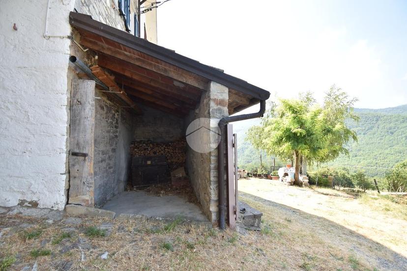 Casa indipendente in Via Fragno, Calestano