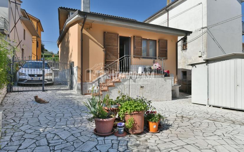 Casa indipendente in Via Borghetto 20, Maltignano — foto 4 di 5