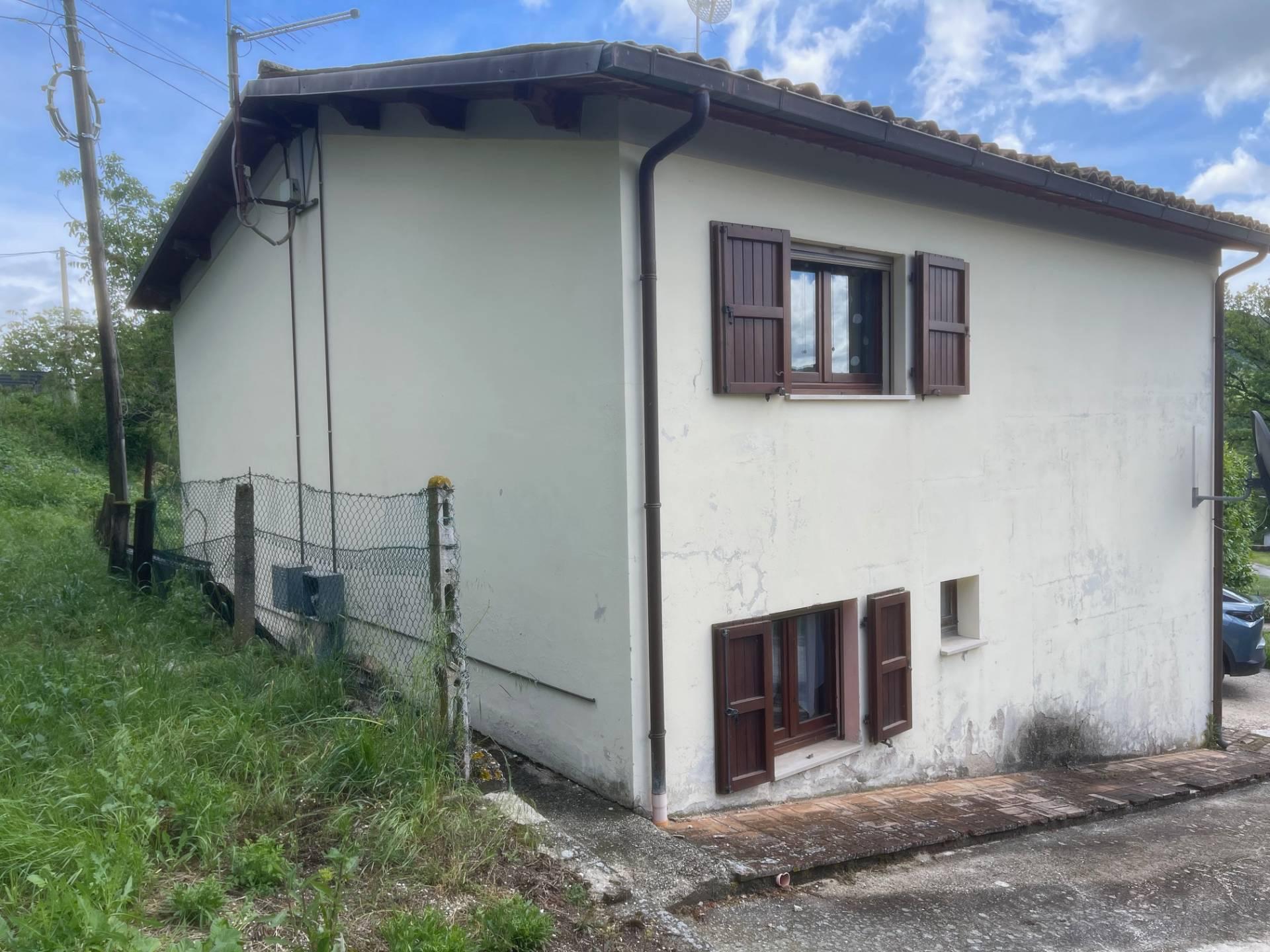 Villa a schiera in Località Perelle 5, Sassoferrato
