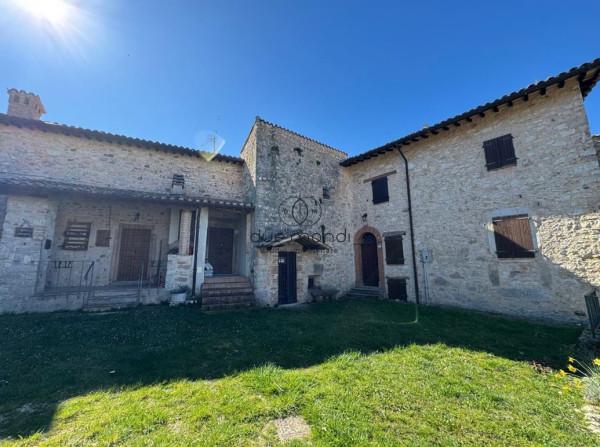 Terratetto unifamiliare in Agliano, Campello sul Clitunno