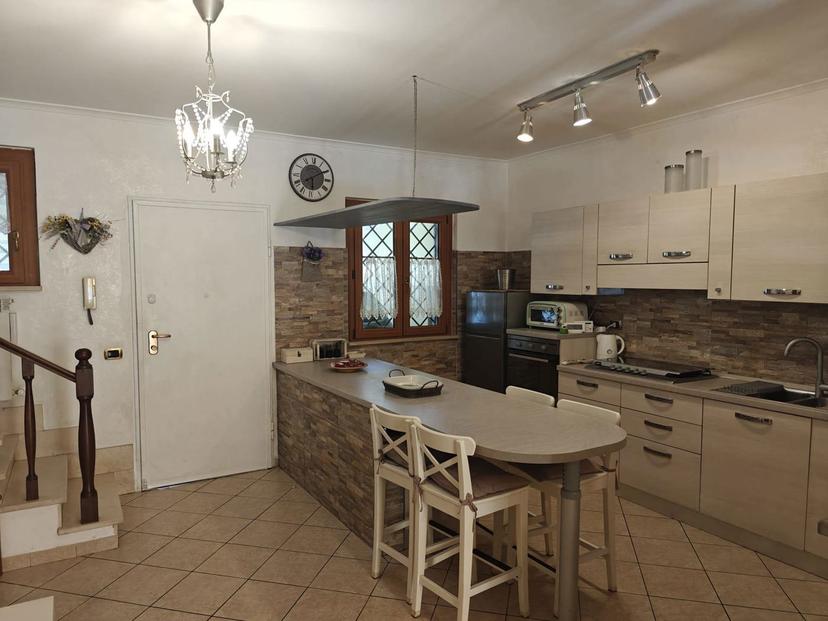 Villa a schiera in Viale di Focene, Fiumicino — foto 2 di 5