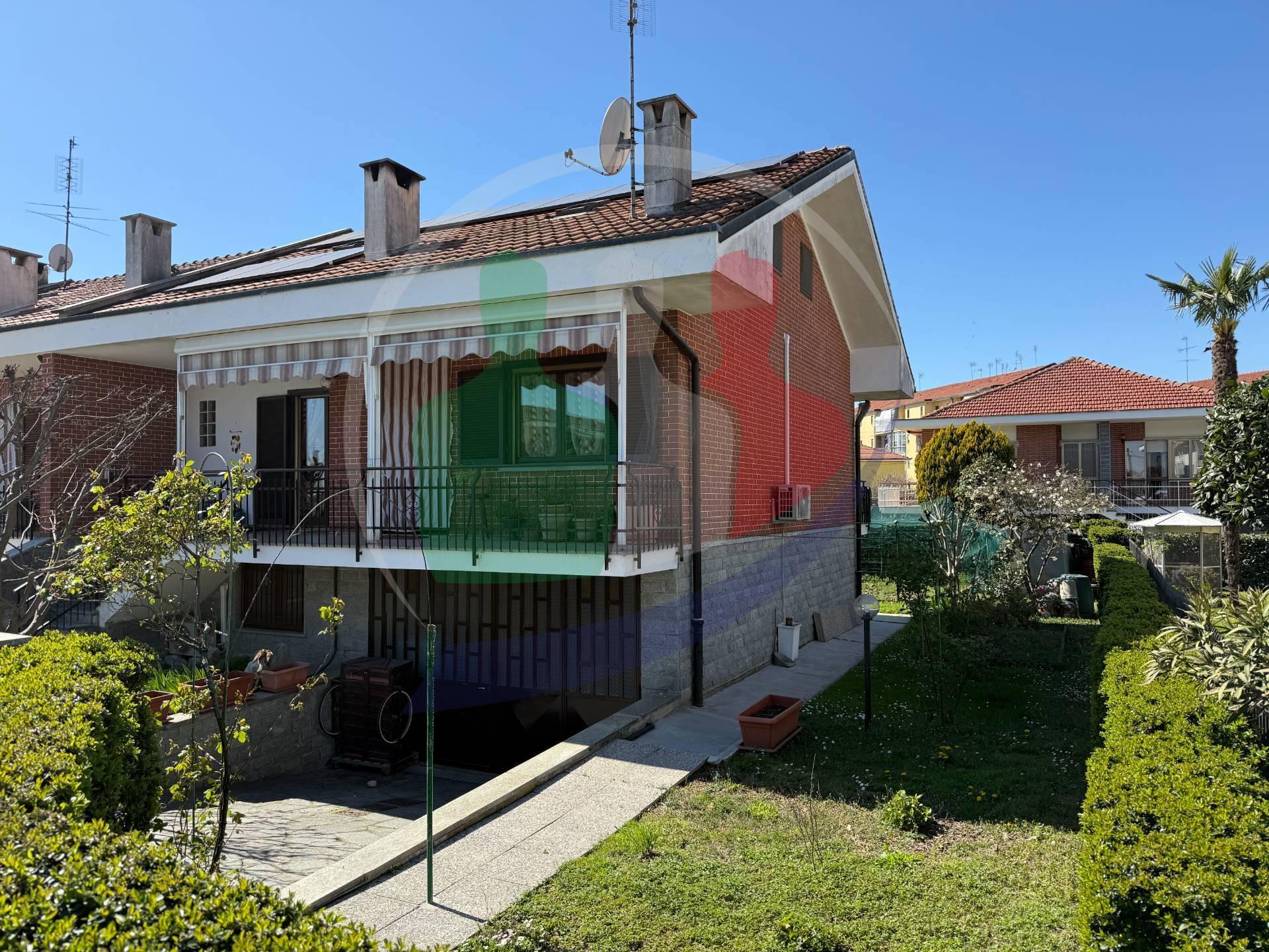 Villa a schiera in Via Einaudi 10, None