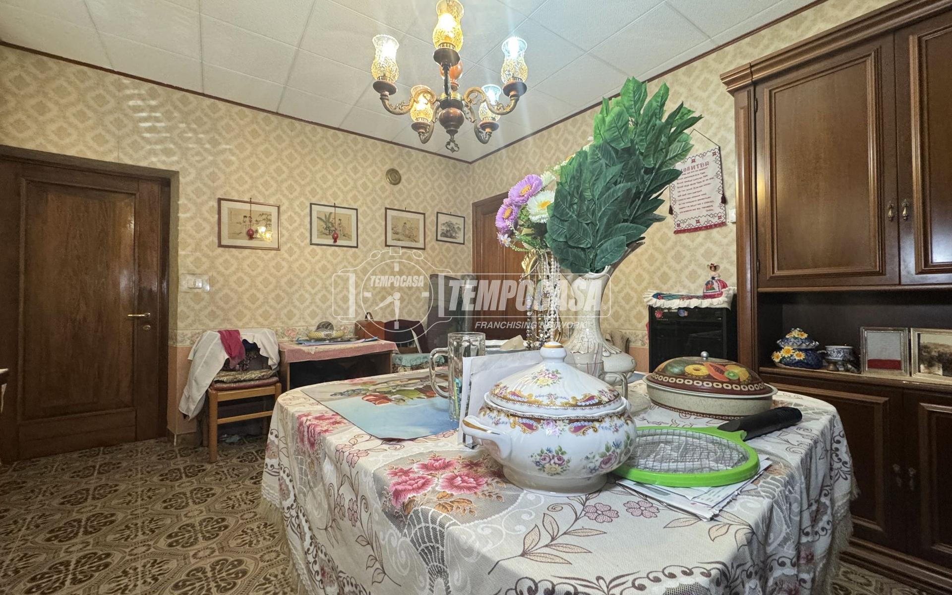 Casa indipendente in Frazione Bianco, Strona