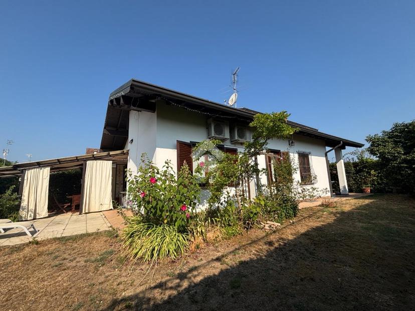 Villa in Via Sottoronco 1, Varallo Pombia — foto 2 di 5
