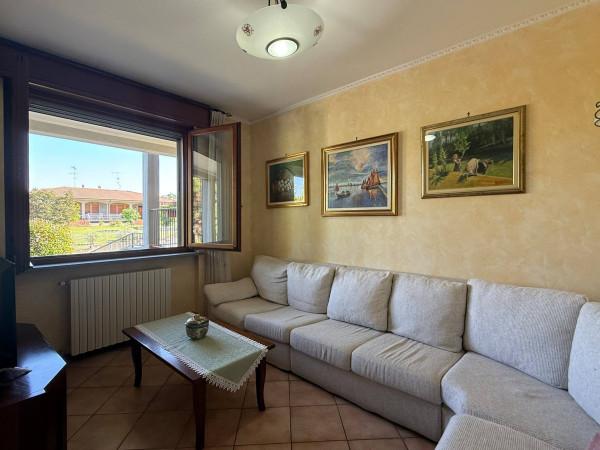 Villa a schiera in Via Aldo Moro 16, Torrazza Coste