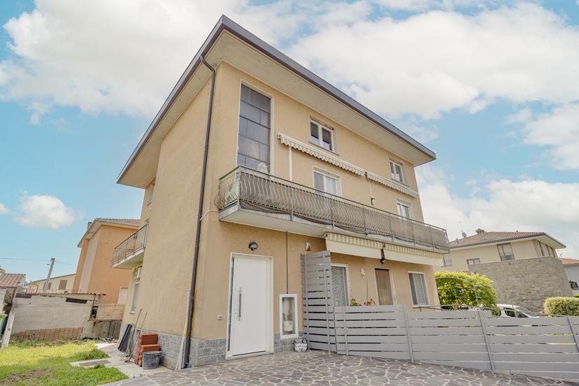 Quadrilocale in Viale Monsignor Pietro Bosio 1, Sotto Il Monte Giovanni XXIII, Sotto il Monte Giovanni XXIII — foto 4 di 5