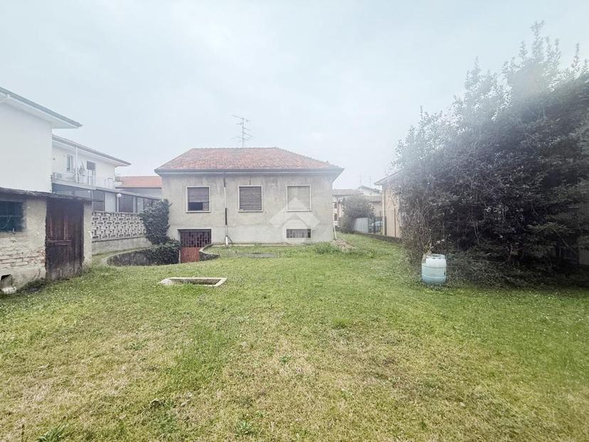 Villa in Via Fagnana 24, Turate — foto 2 di 5