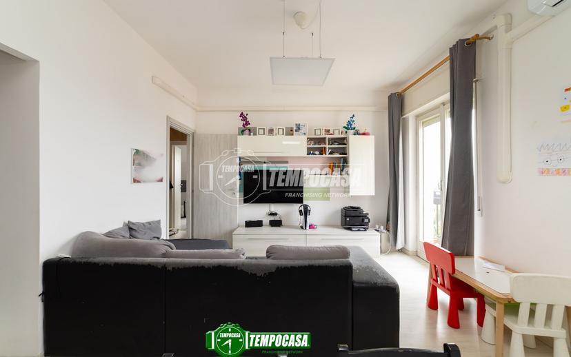 Trilocale in Via Alcide De Gasperi 3, Cavenago di Brianza — foto 2 di 5