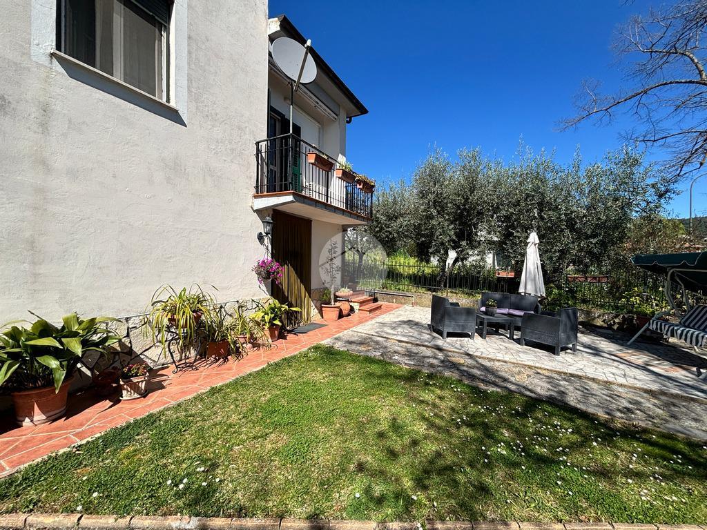 Casa indipendente in Santa Maria della Neve, Calvi dell'Umbria