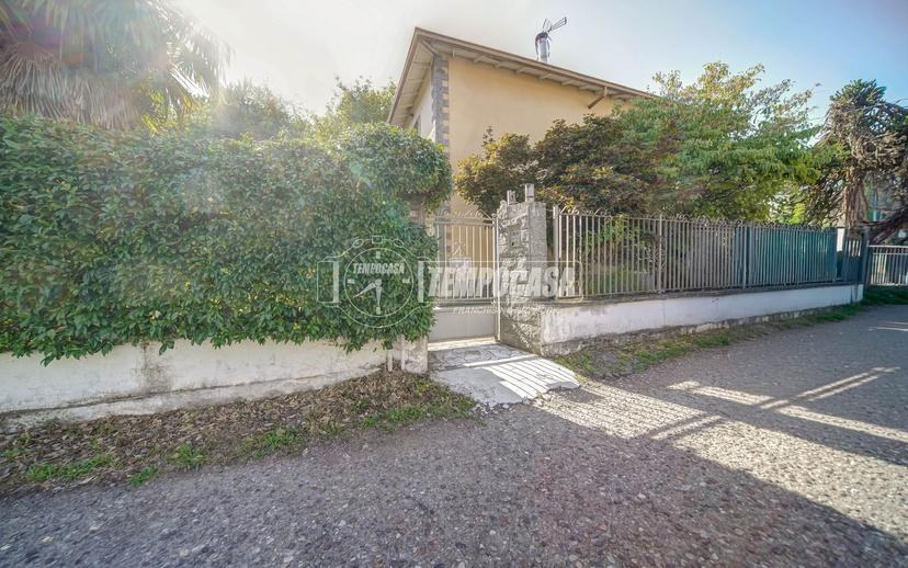 Casa indipendente in Via Rovigo, Samarate — foto 3 di 5