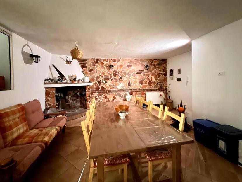 Trilocale in Via Petroncello 35, Casali del Manco — foto 3 di 5