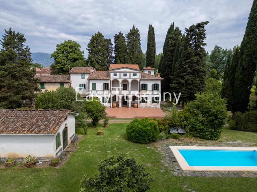 Villa in Via della Contea, Montecarlo — foto 3 di 5