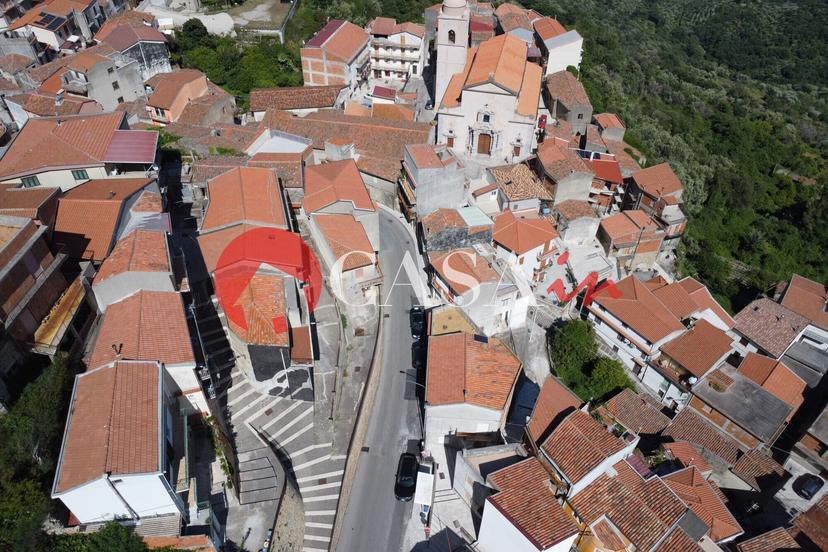 Villa plurifamiliare in San Filippo di Fragalà 19, Frazzanò — foto 2 di 5