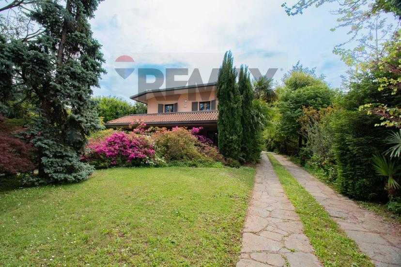 Villa in Via Brescia 40, Desio
