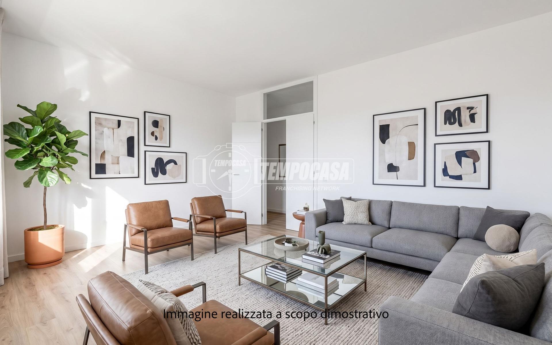 Trilocale in Via Rebaglia 7, Somma Lombardo