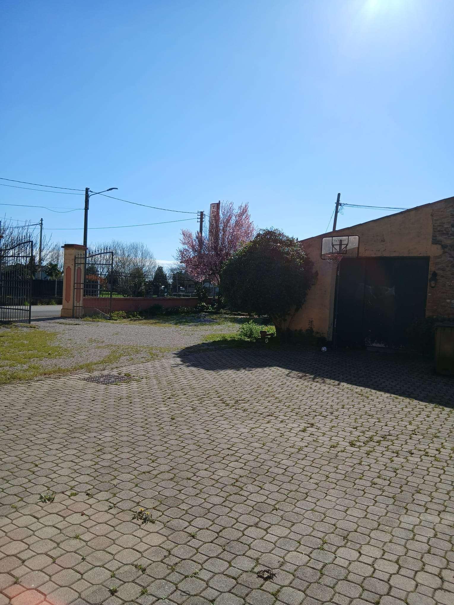 Rustico, Roverbella