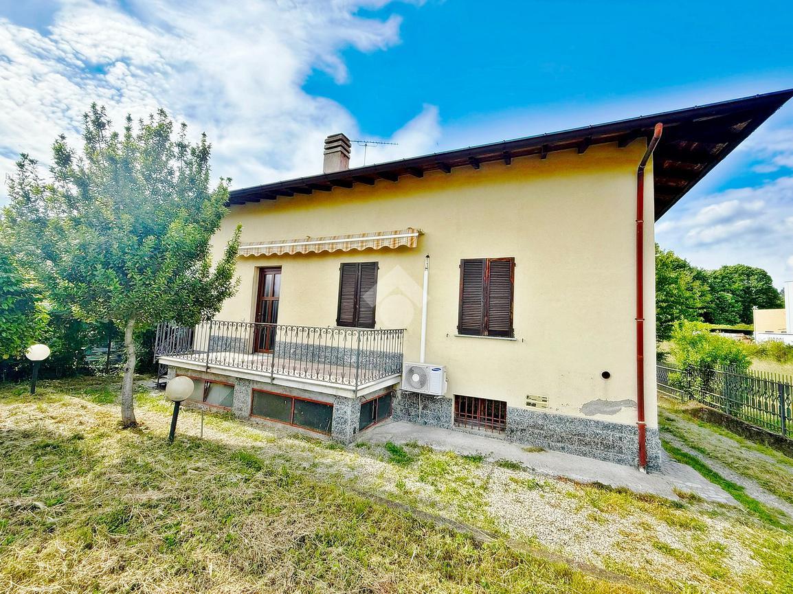 Villa in Via Oneda 17, Sesto Calende