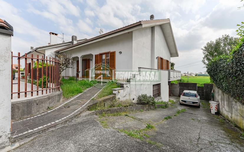 Villa in Via dei Frassini 9, Busnago — foto 3 di 5