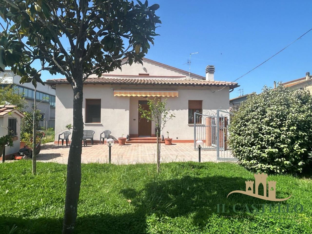 Casa indipendente in Pineta, Castiglione del Lago