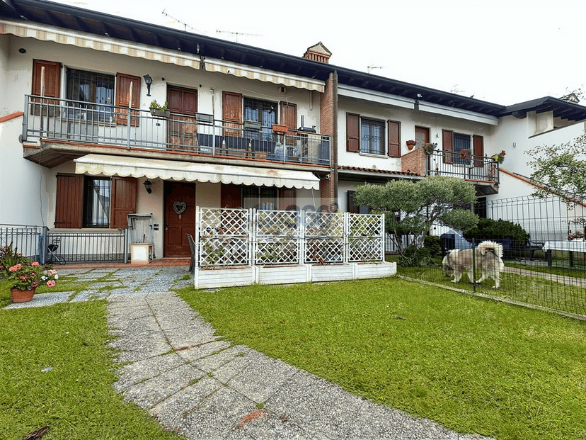 Trilocale in Via Fenice, Adro — foto 2 di 5