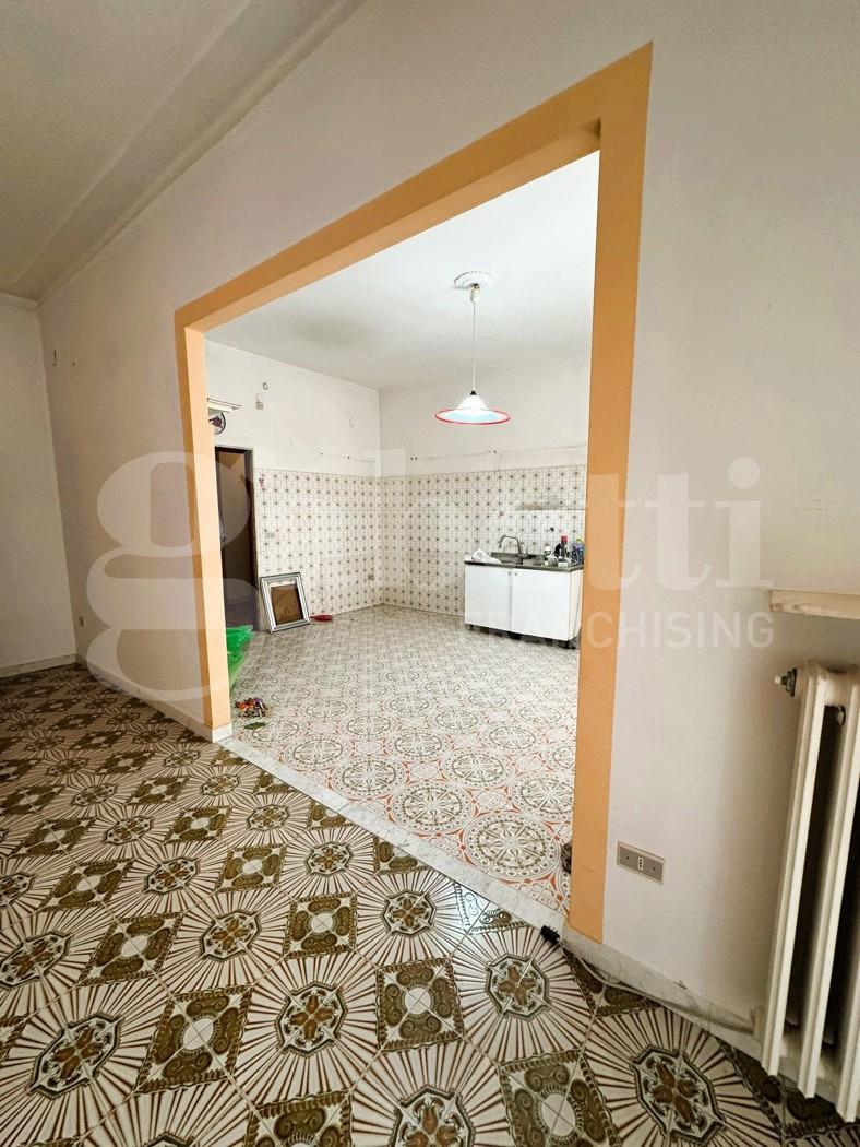 Appartamento in Zona Via Castel del Monte, Corato