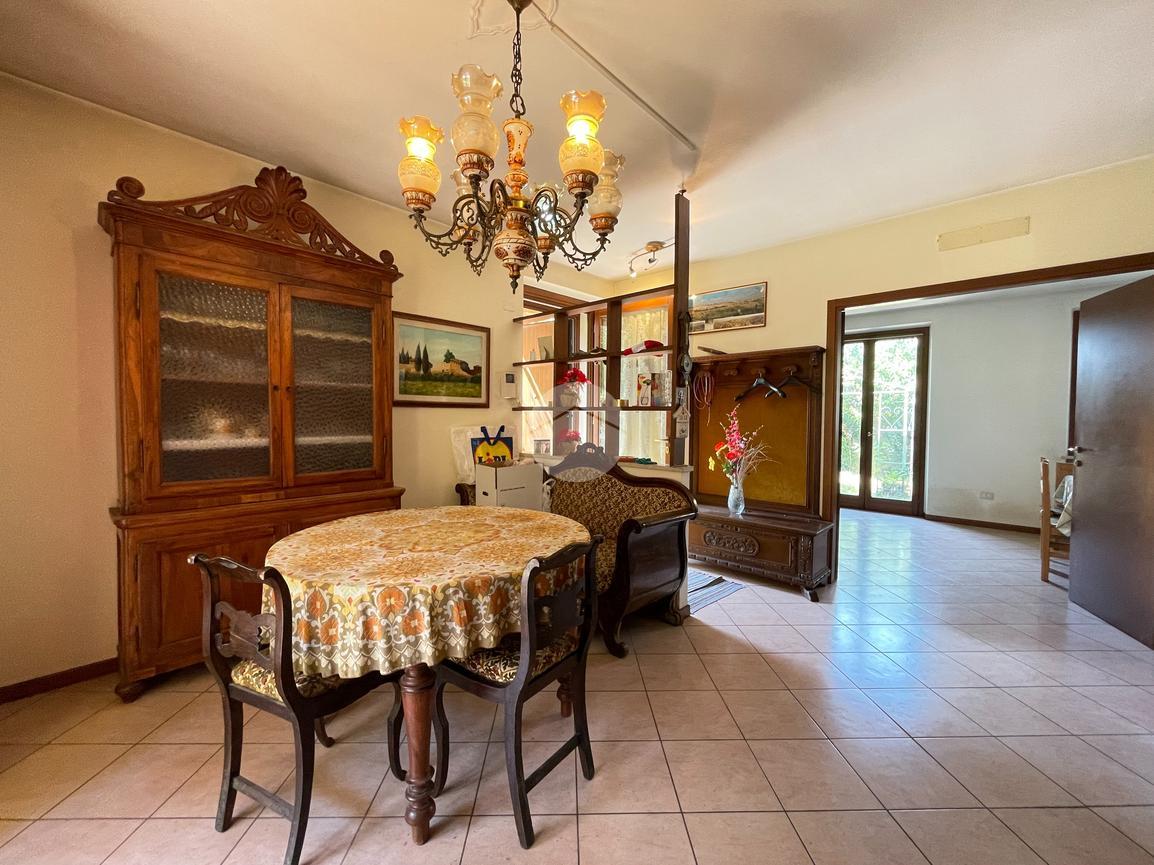 Villa a schiera in Via Stazione 5, Castelnuovo del Garda