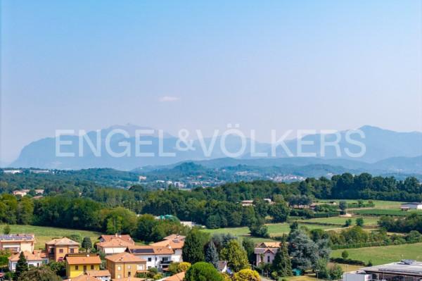 Villa in Via Giosuè Carducci 2, Appiano Gentile