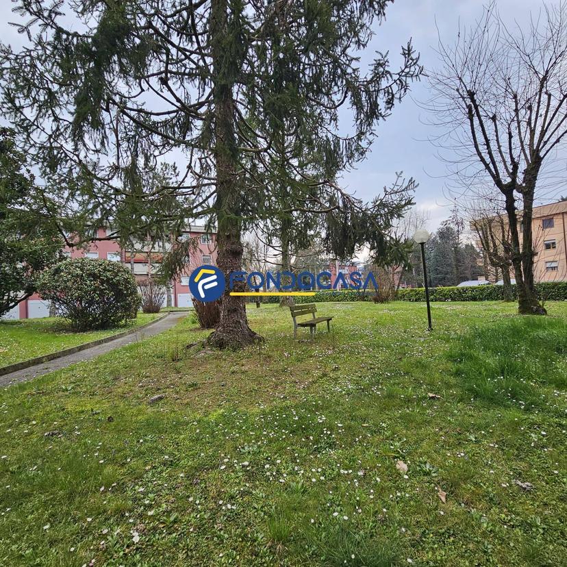 Trilocale in Papa Giovanni XXIII 3, Carnate — foto 3 di 5