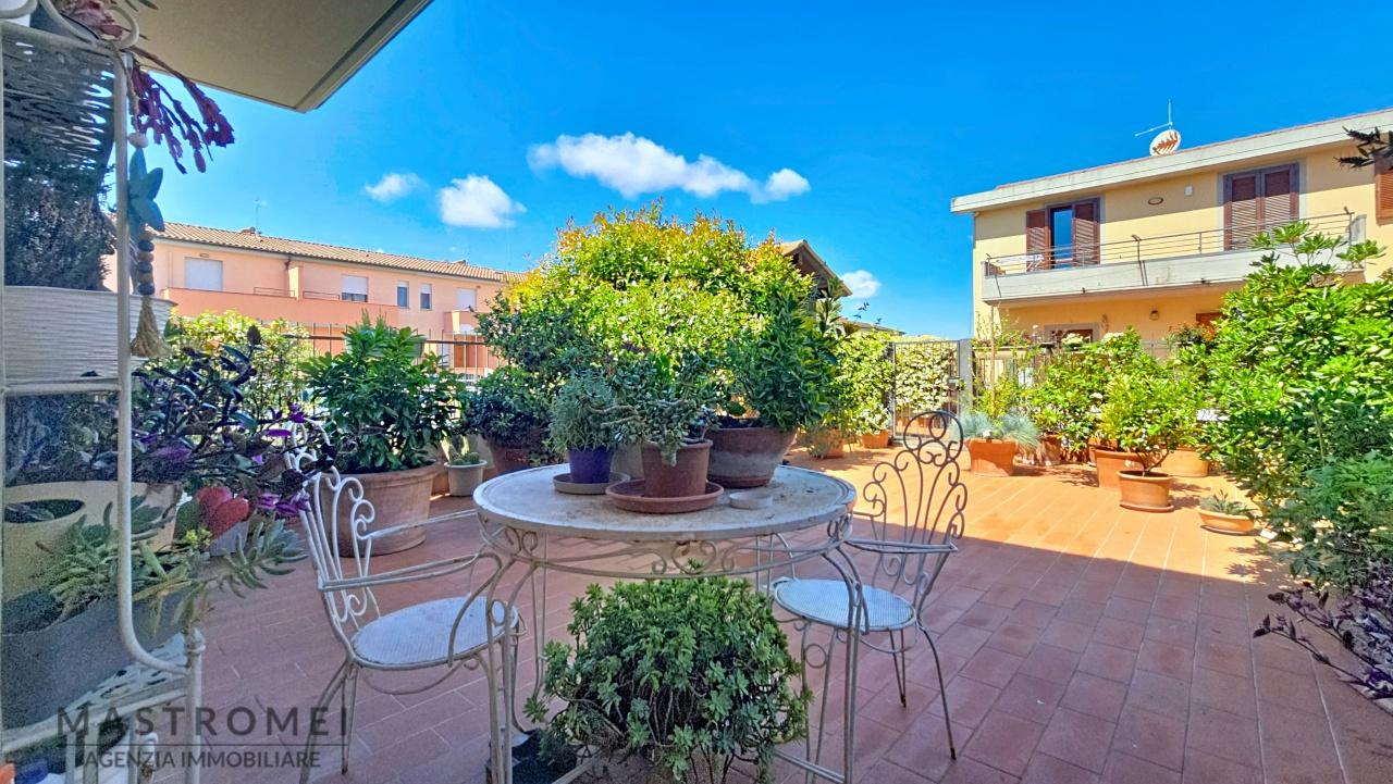 Casa indipendente in Via Regione Marche, Altopascio