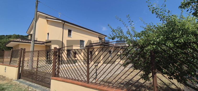 Villa in Volturno 21, Ruviano — foto 5 di 5