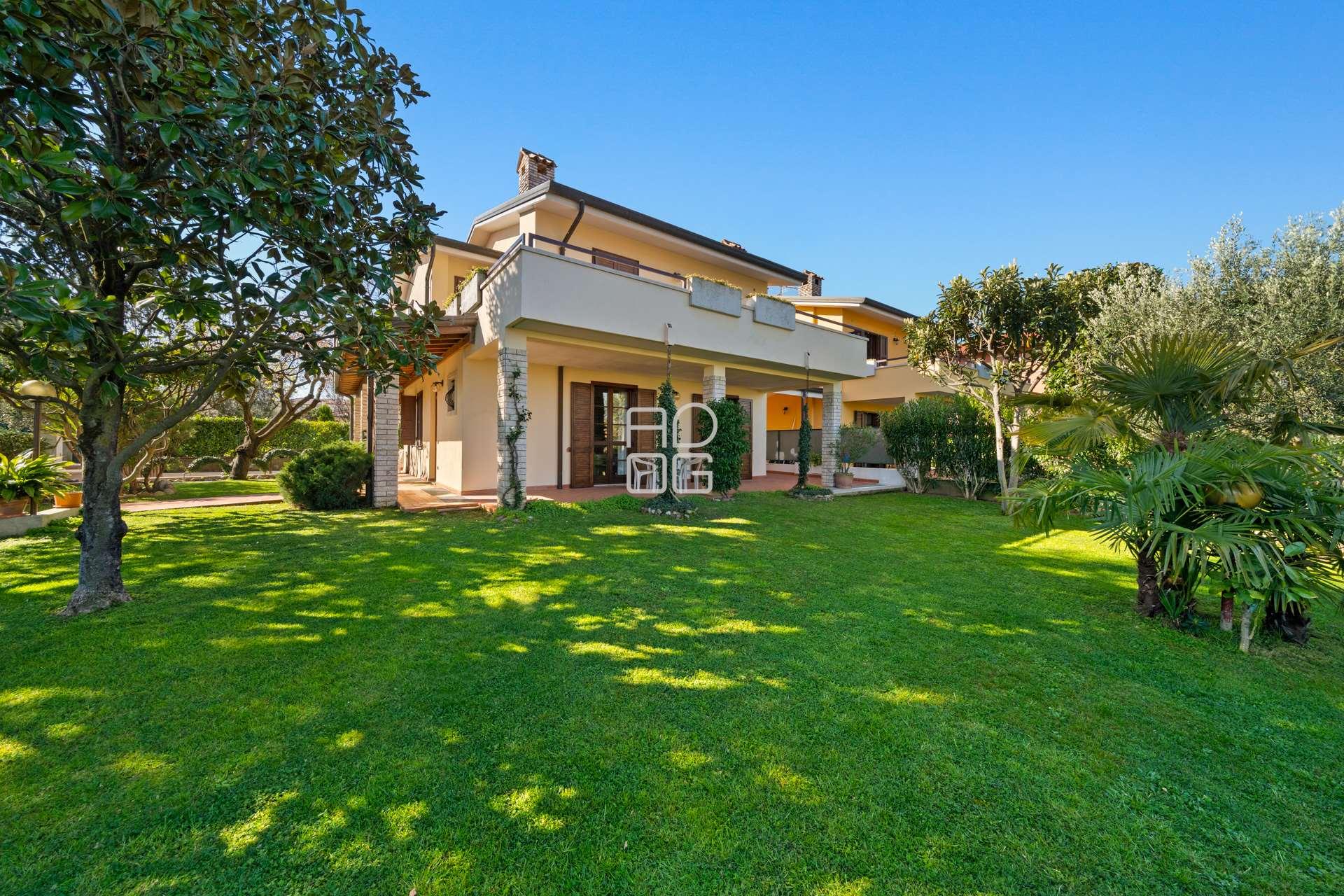 Villa unifamiliare, Sirmione