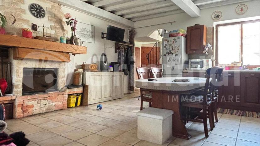 Casa indipendente in Via IV Novembre  42/d, Parona