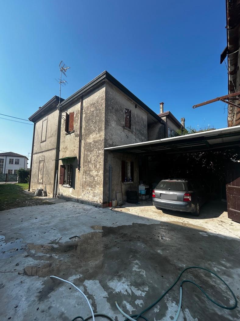 Casa indipendente in Bottrighe Via Dante, Adria