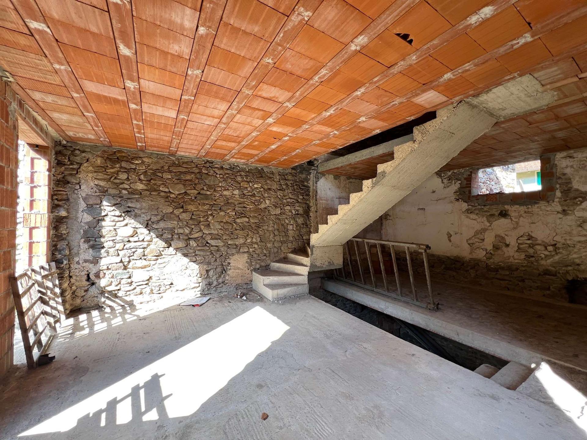 Rustico in Via Arbizzo Snc, Cadegliano-Viconago