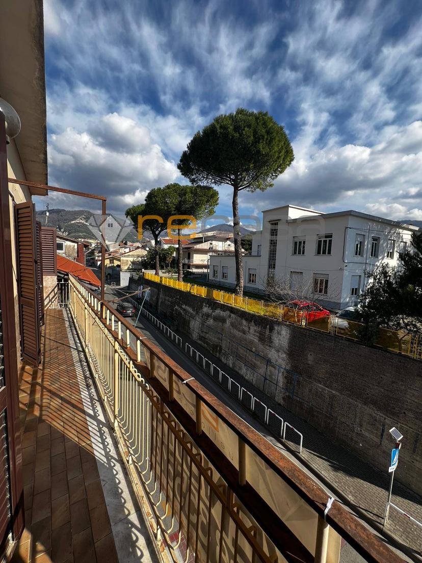 Trilocale in Corso Vittorio Emanuele 198, Montecorvino Rovella — foto 2 di 5