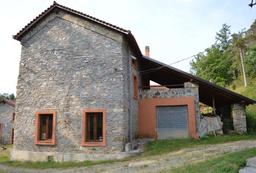 Villa in Dopo Chiesetta a Destra, Giusvalla