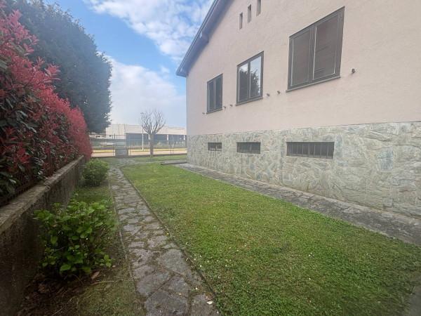 Villa in Corso Italia, Usmate Velate