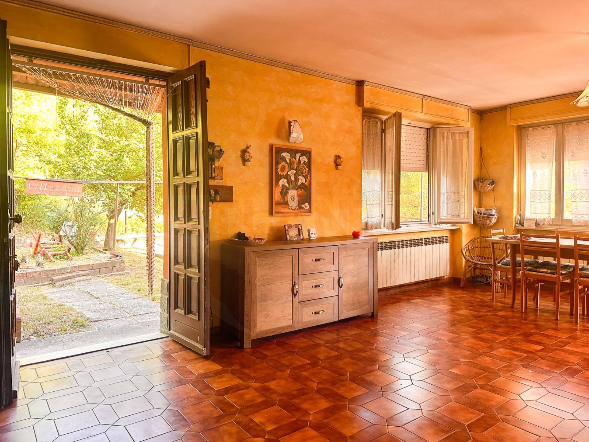 Casa indipendente in Regione Vallerana 97, Alice Bel Colle