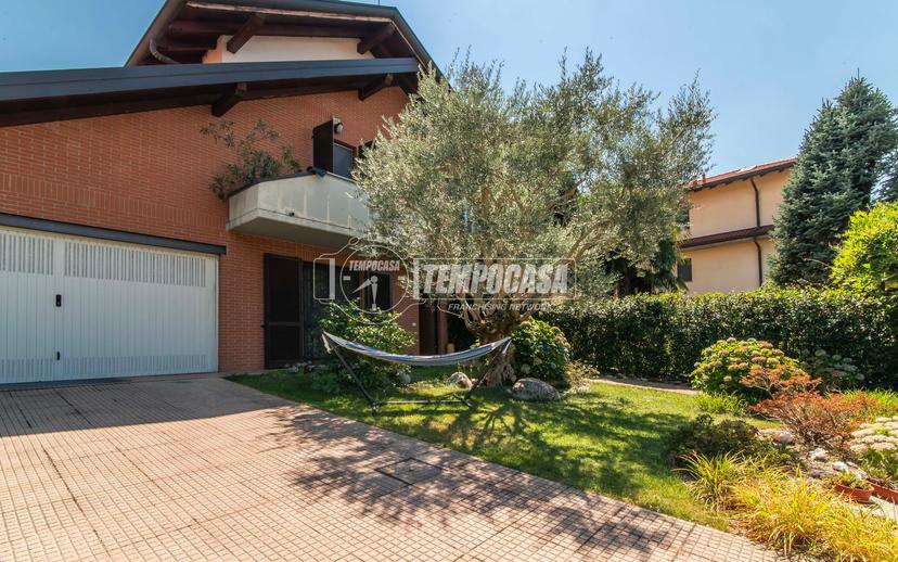 Villa a schiera in Via Lazzaretto 44, Gorla Minore