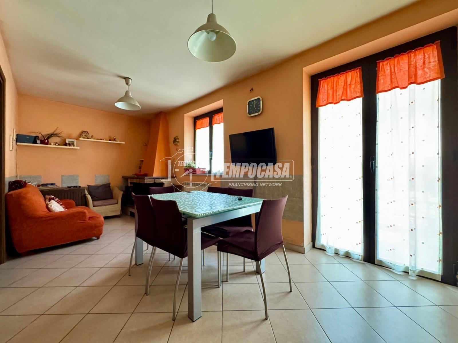 Villa a schiera in Via Valle, Monteforte Irpino