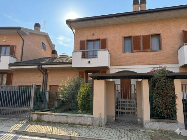 Villa a schiera in Via Padri Ladie' 27, Casaletto Lodigiano — foto 2 di 5