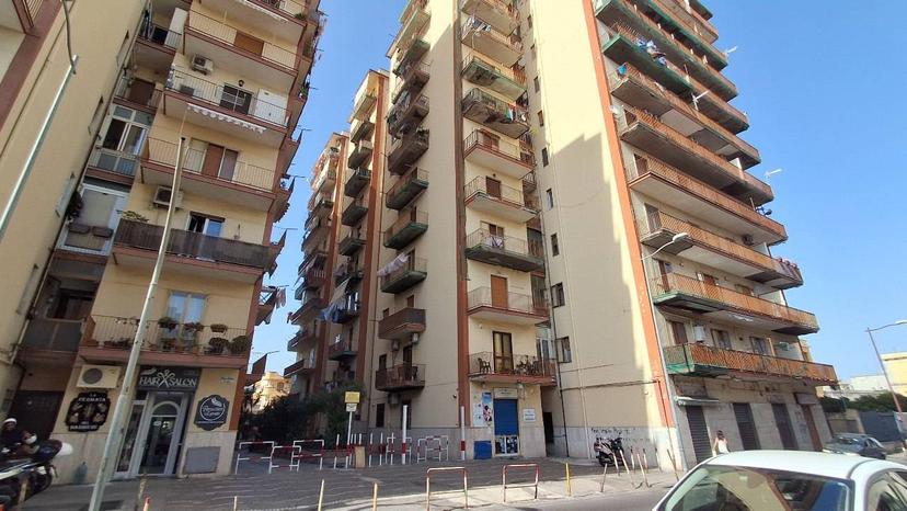 Trilocale in Via V. Veneto 390, Torre Annunziata — foto 2 di 5