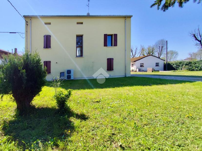 Villa in Via Guastalla 73, Reggiolo — foto 3 di 5