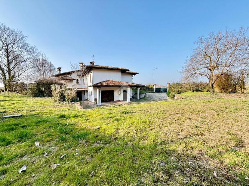 Villa in Via Manenti 52, Castelleone — foto 4 di 5