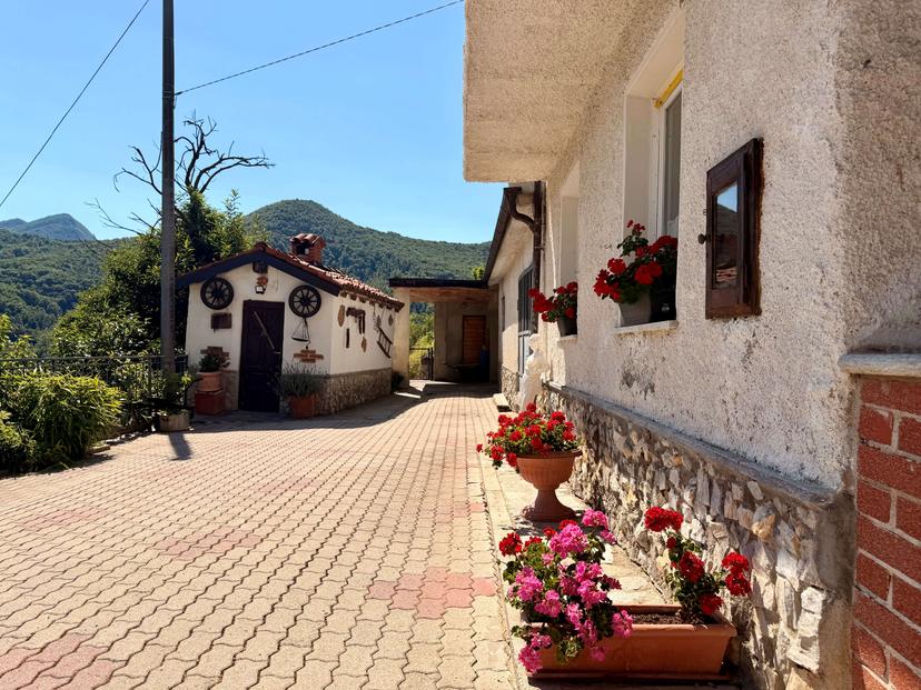 Casa indipendente in Strada Colle San Bernardino  8, Garessio — foto 2 di 5