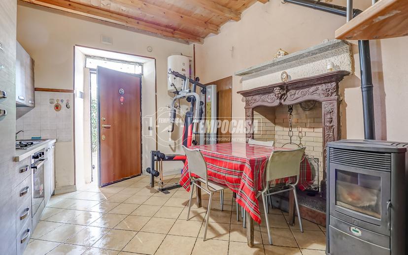 Bilocale in Via Varese, Varano Borghi — foto 4 di 5