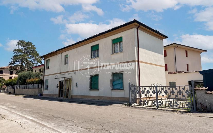 Appartamento in Via Martiri della Libertà, San Carlo 59, Terre del Reno — foto 2 di 5