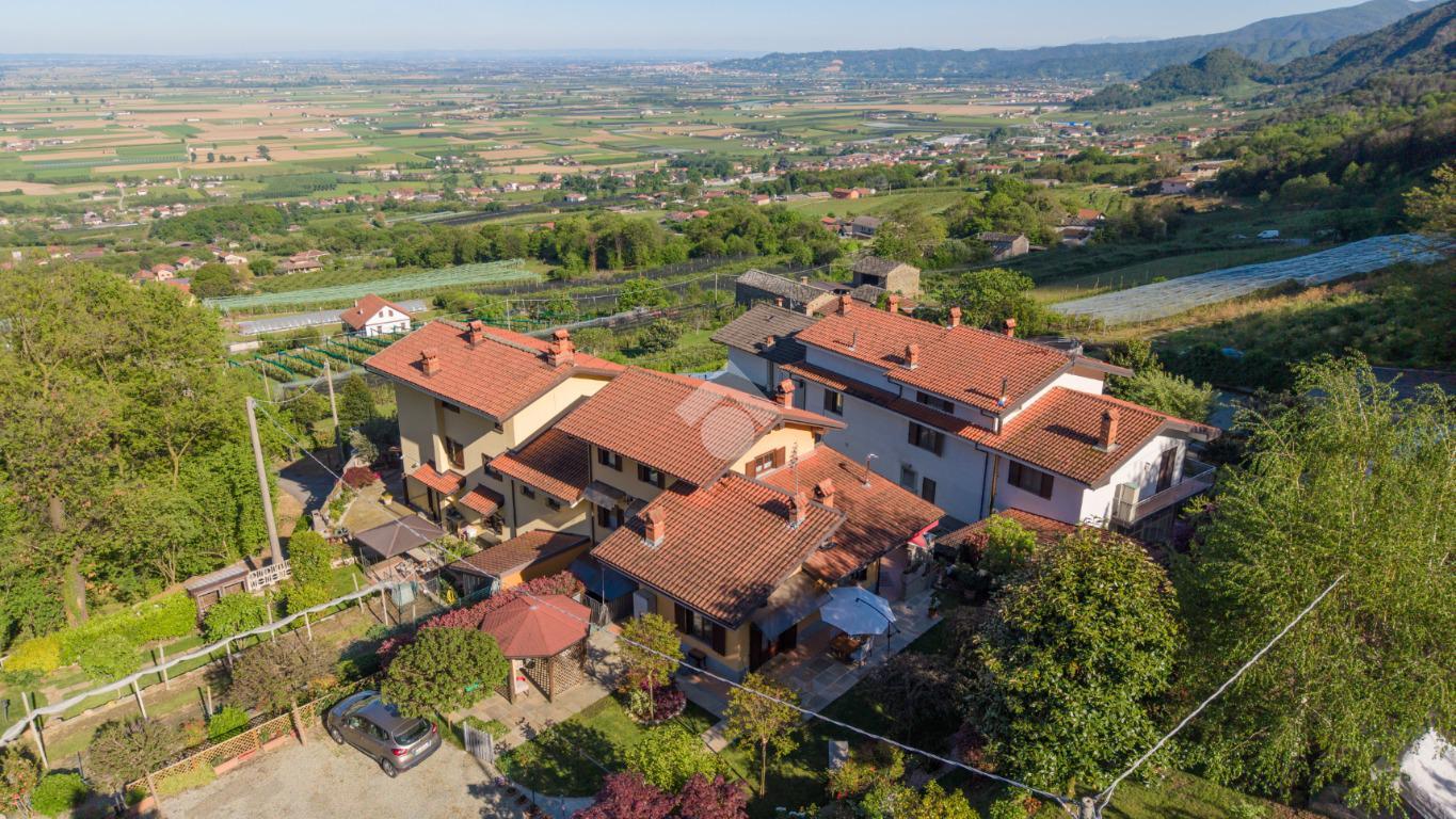 Villa in Via Caporgno 19, Envie