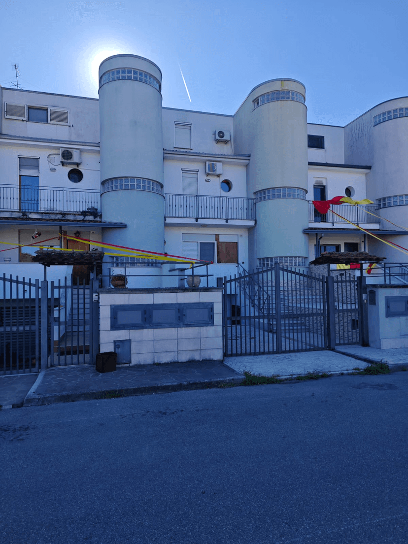 Villa unifamiliare in Via Generale Carlo Alberto dalla Chiesa, Benevento — foto 4 di 5