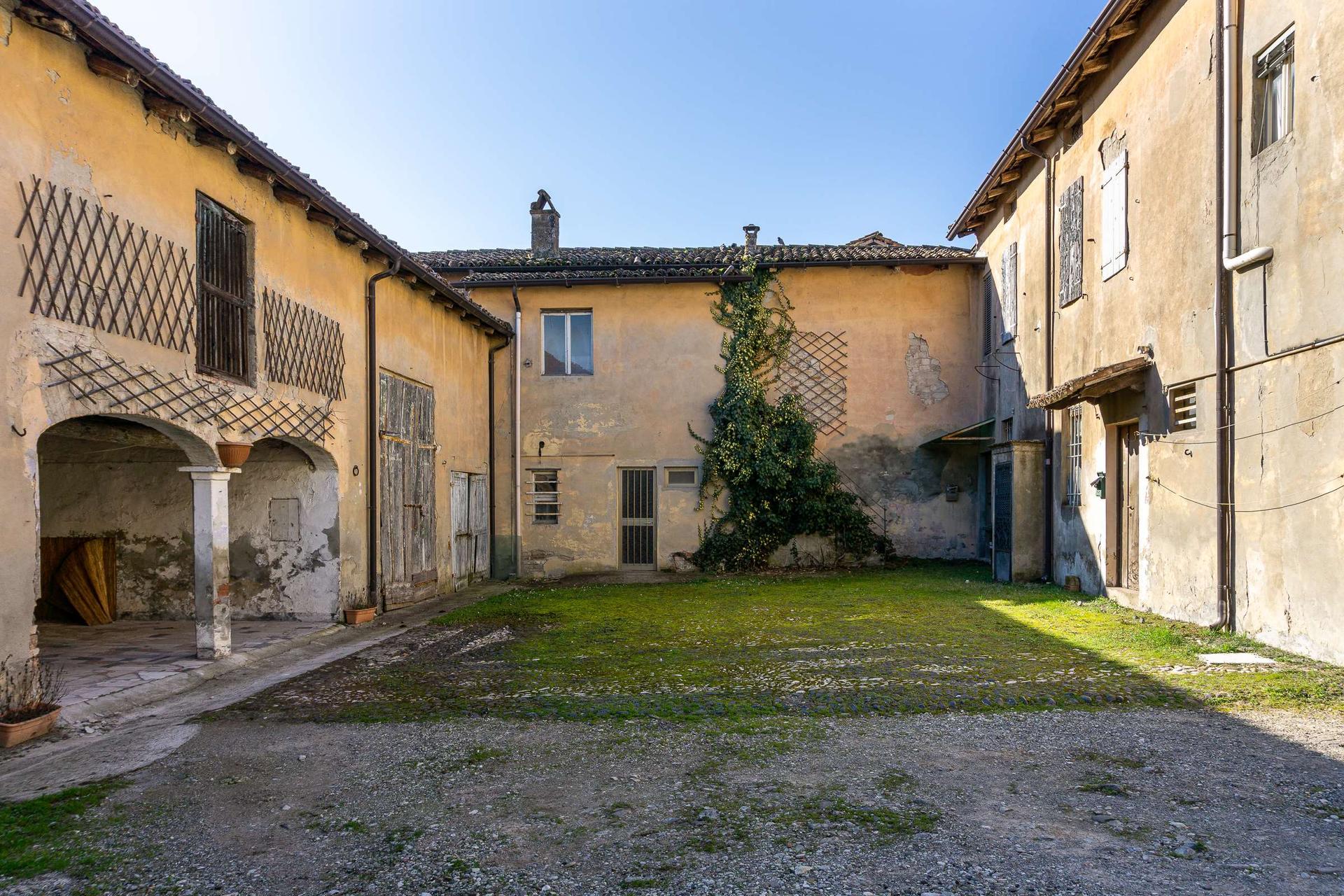 Casa indipendente in Piazza Caduti 19, San Giorgio Piacentino